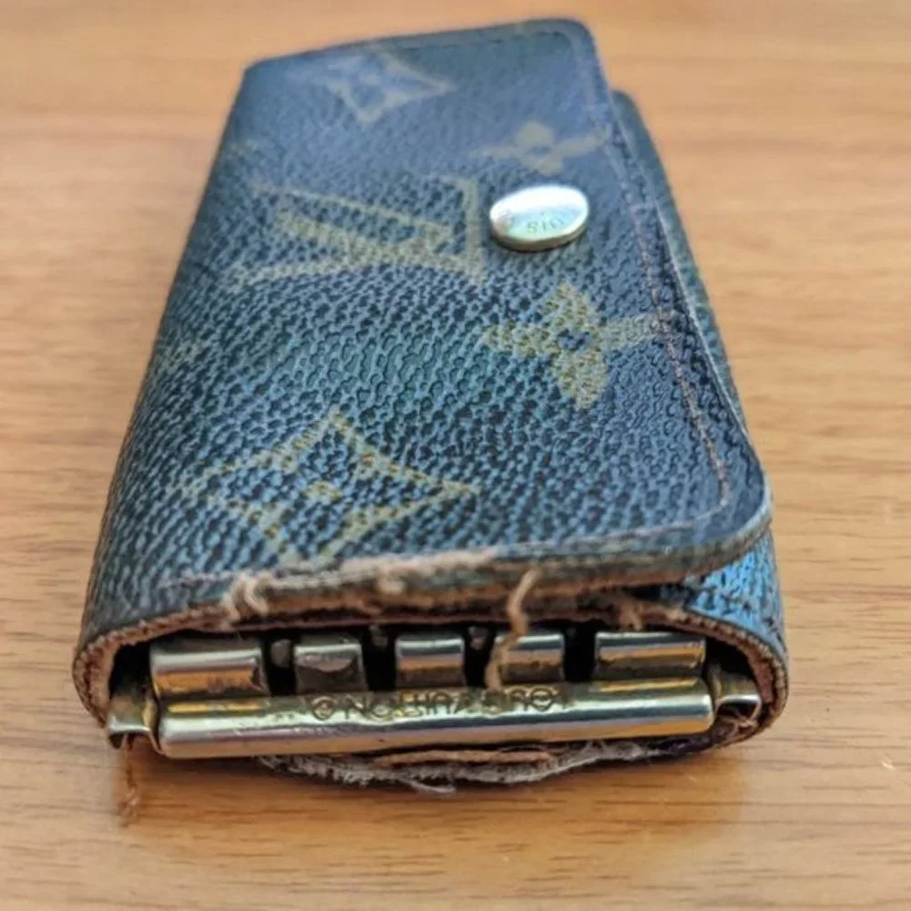Louis Vuitton Monogram Key Holder/Wallet #1286💥PRICE DROP💥